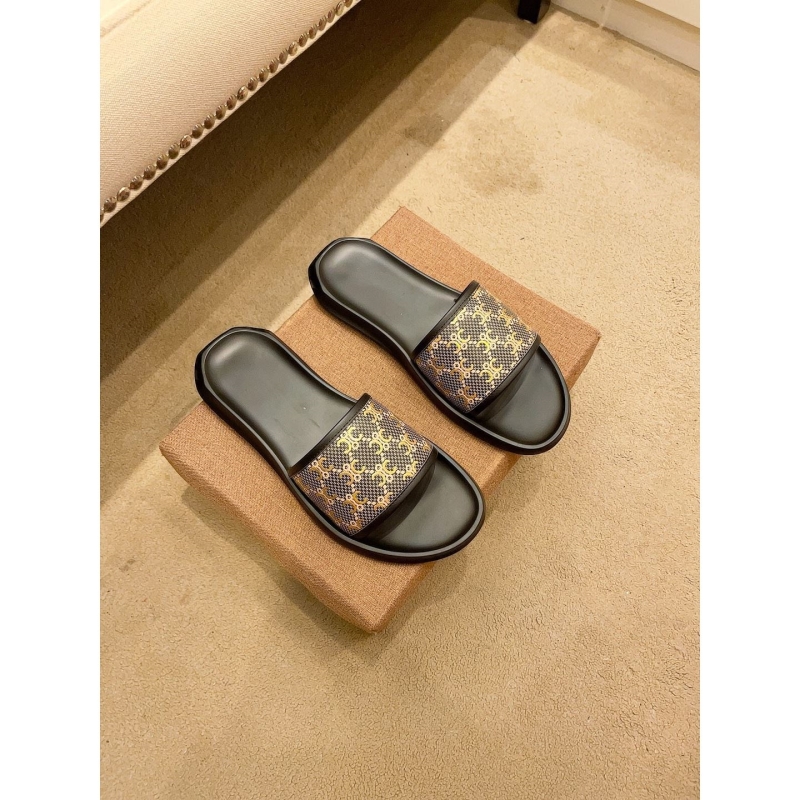 G*u*i slippers